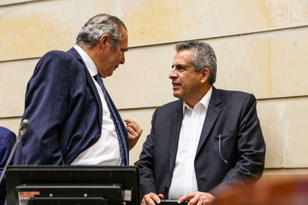 Presidente del Congreso, Iván Name, y ministro del Interior, Luis Fernando Velasco.