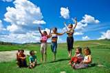 Niños y niñas que viven cerca de espacios verdes “tienen huesos más fuertes”