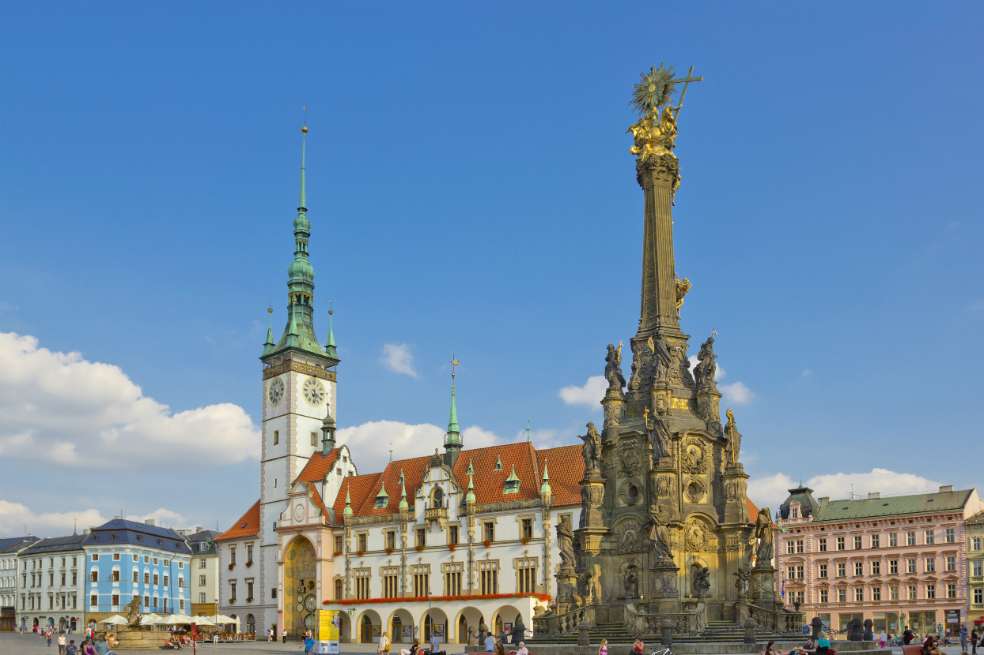 En Olomouc se encuentra la Columna de la Santísima Trinidad, un homenaje a las víctimas de la peste negra. / iStock