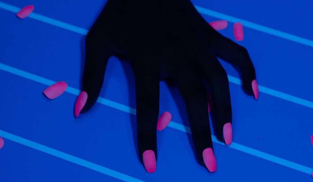 Stiletto, cuadradas o almendradas, las uñas acrílicas están aquí para quedarse.