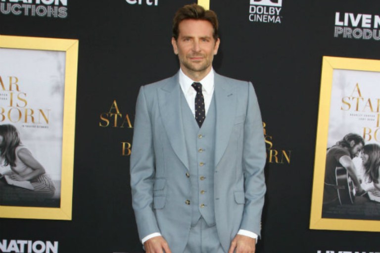 Bradley Cooper logra resucitar al compositor Leonard Bernstein en Venecia