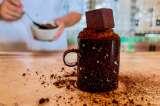 Mousse de chocolate con migas: una receta de infarto