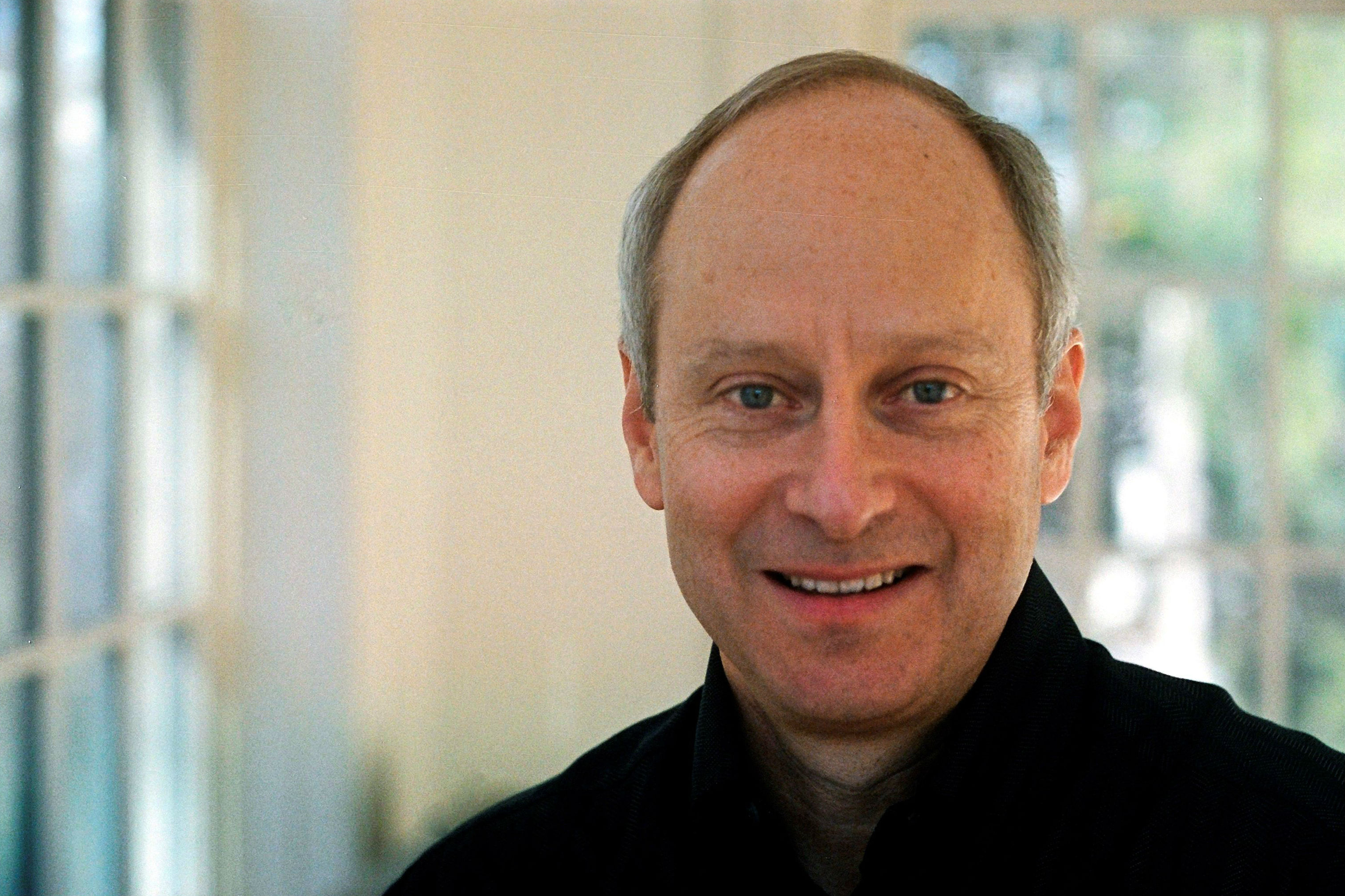Fotografía de archivo facilitada por editorial Debate, tomada el 26/02/2011, del filósofo estadounidense Michael J. Sandel que ha sido galardonado hoy en Oviedo con el Premio Princesa de Asturias de Ciencias Sociales 2018.