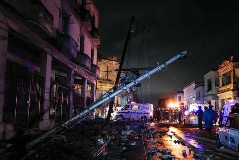 Cuatro muertos y más de 190 heridos deja potente tornado en Cuba