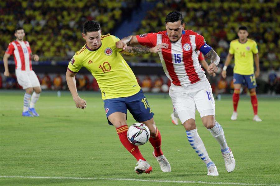 James Rodríguez, titular con Colombia