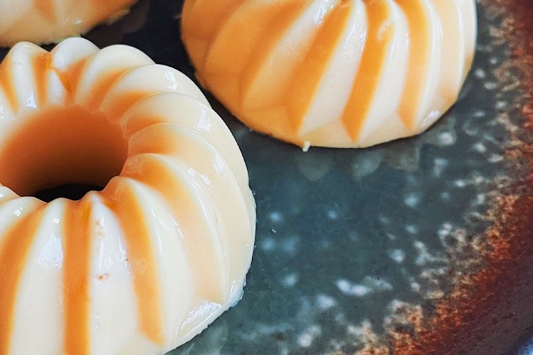 Esta es la receta para preparar un rico postre de melocotón