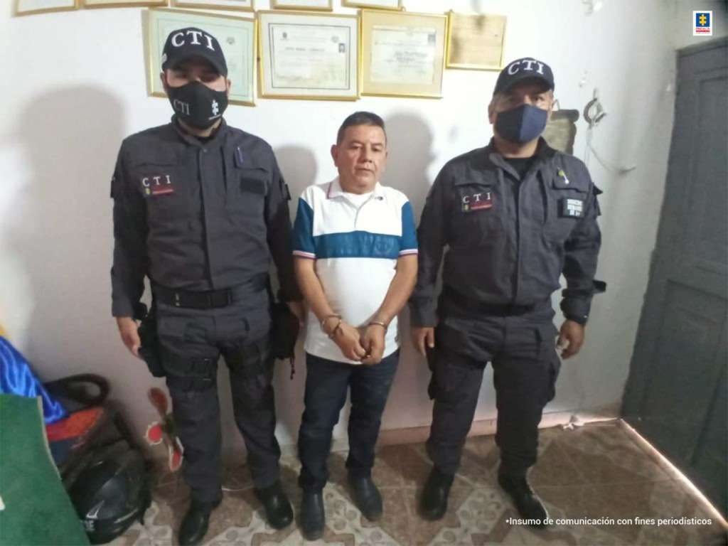 Jesús Mario Corrales, durante el allanamiento a su casa en Cartago (Valle), en 2020.