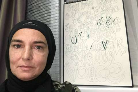 La cantante irlandesa Sinead O’Connor se convierte al islam