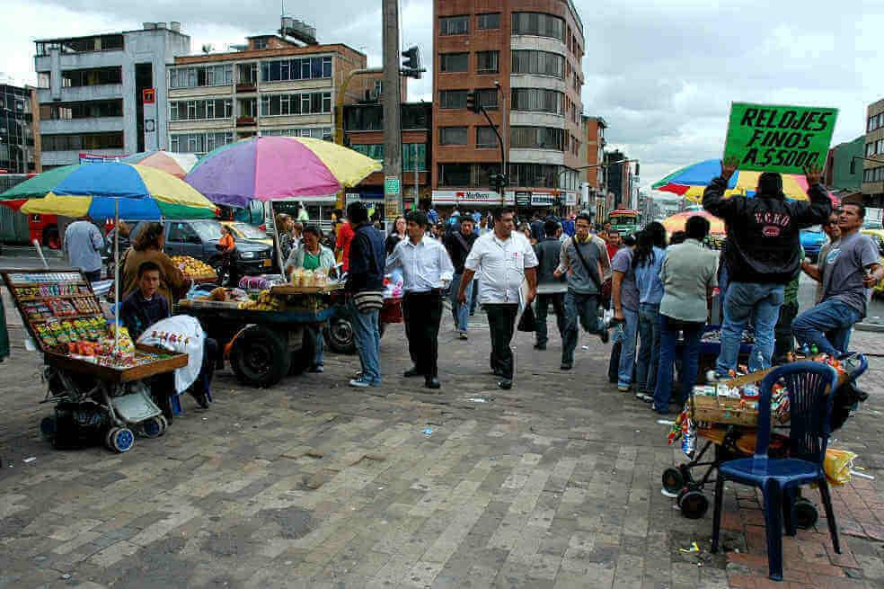El Partido Conservador hace un barrido por varios temas a tratar durante la pandemia del COVID-19 y propone 10 medidas para mitigarlas. No toca las necesidades de los venezolanos en esta coyuntura.  / Archivo El Espectador