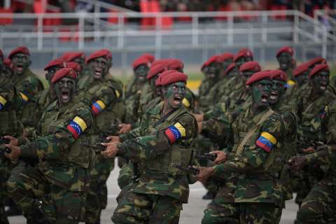 Análisis: Crece la influencia militar en Latinoamérica