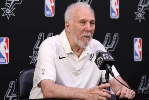 Popovich, entrenador de los Spurs de la NBA, estará ausente tras sufrir un derrame