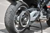 ¿Están certificadas las llantas y el sistema ABS de su moto?
