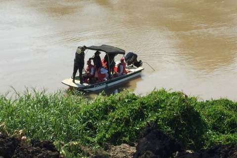 Hallan cuerpo de bebé que habría sido lanzado al río Cauca por su padre