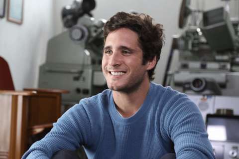 Diego Boneta será el narrador de la serie "Dinastías"