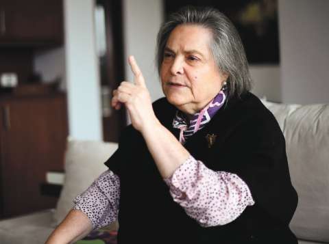 “No me afectó la cuarentena, viví toda mi vida en una”: Clara López