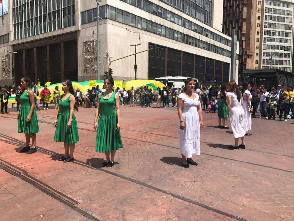 En la Plaza de Bolívar se conmemoran las 6.528 víctimas del genocidio de la Unión Patriótica / Corporación Reiniciar