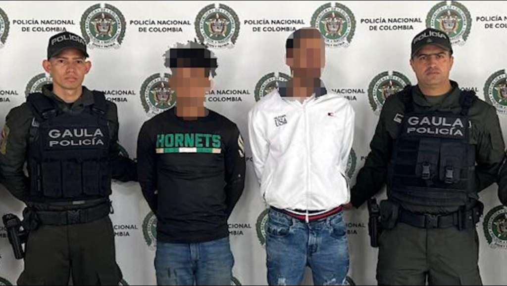 Dos presuntos integrantes de Satanas detenidos por el Gaula de la Policía.