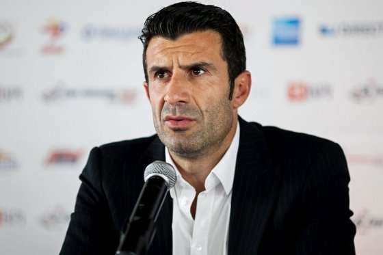 Luis Figo presentó su candidatura a la presidencia de la Fifa. Foto: AFP