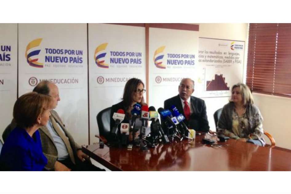 El nuevo Plenum de la San Martín: Germán Sierra, presidente; Roberto Zarama, Edna Bonilla Sebá, y Ángela Echeverry Arcila. /Ministerio de Educación 
