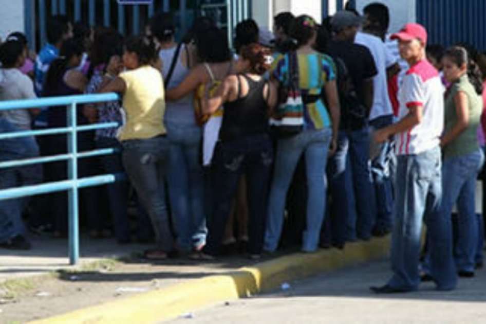 Según un estudio, el 31% de los jóvenes en los países de bajos ingresos no tiene ningún título educativo.