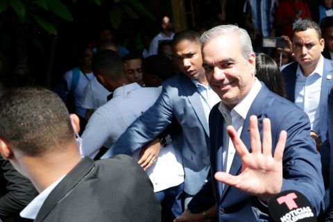 República Dominicana reelige al presidente que propone el muro “anti-Haití”