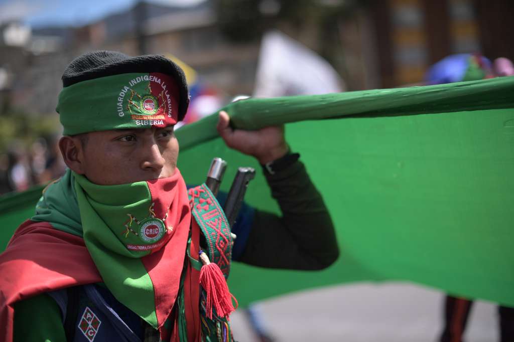 Marchas del 4 de diciembre, convocadas por diferentes sectores sociales: el movimiento estudiantil universitario, las centrales obreras, la guardia indígena, campesinos, afros y las mujeres, los cuales se reunieron en  la Plaza de Bolívar para manifestarse en contra de las políticas del gobierno de Iván Duque.