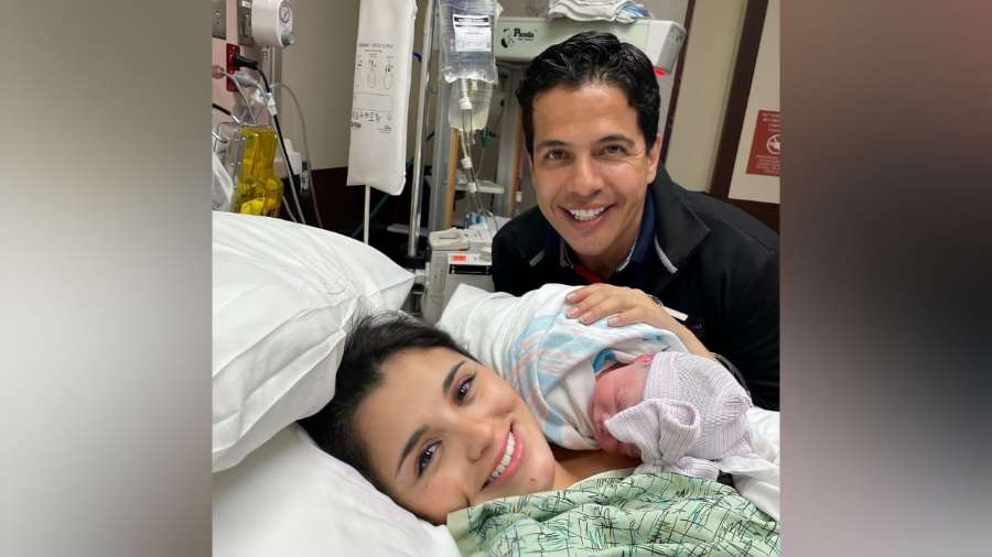 El actor Freddy Flórez y su esposa Paola Suárez se convirtieron en padres de una niña.