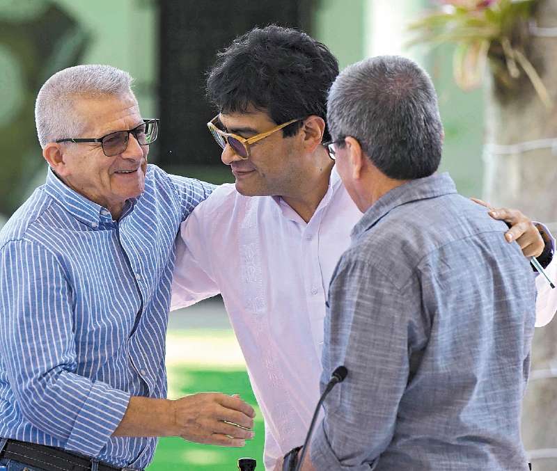 Entre los beneficiados se encuentra el exjefe negociador, Pablo Beltrán.
