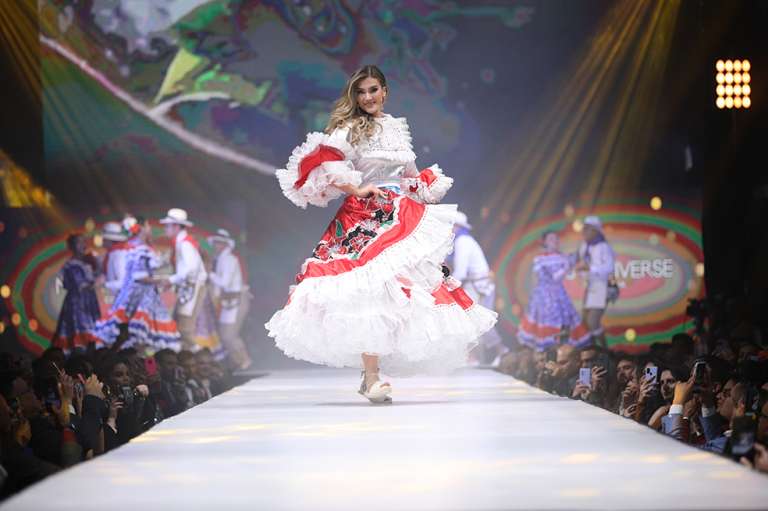 María Fernanda Aristizábal fue coronada como Miss Universo Colombia
