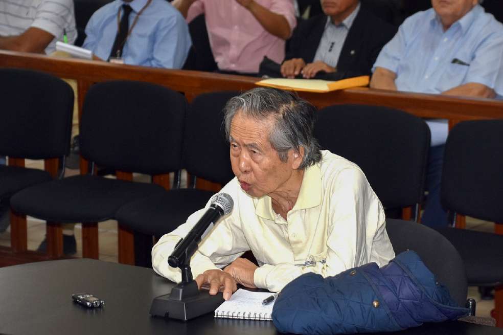 Fujimori cumple una sentencia de 25 años de cárcel por las matanzas de Barrios Altos (1991) y La Cantuta (1992), en las que escuadrones de la muerte, integrados por militares, asesinaron a 25 personas. / AFP