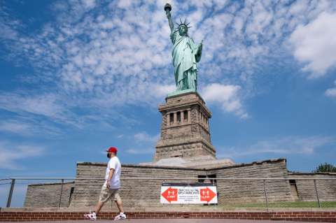 Isla de la Estatua de la Libertad de Nueva York reabrió sus puertas