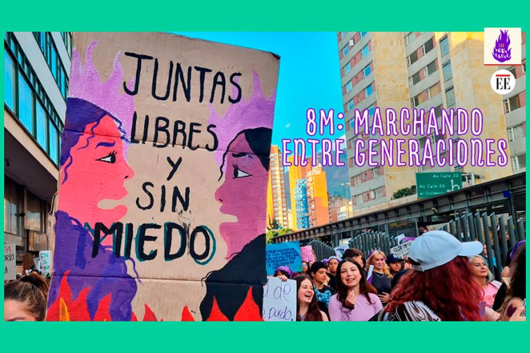 Mujeres mayores y jóvenes conversaron en la marcha del 8M en Bogotá