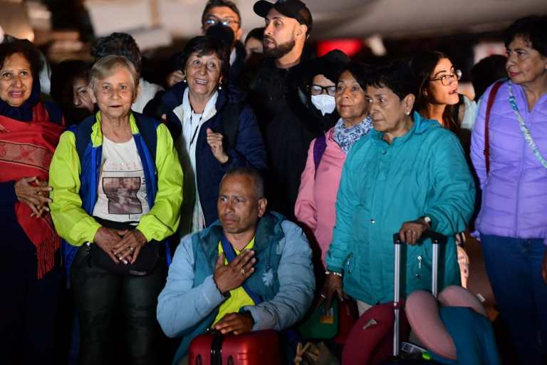 Llegada colombianos repatriados desde Israel