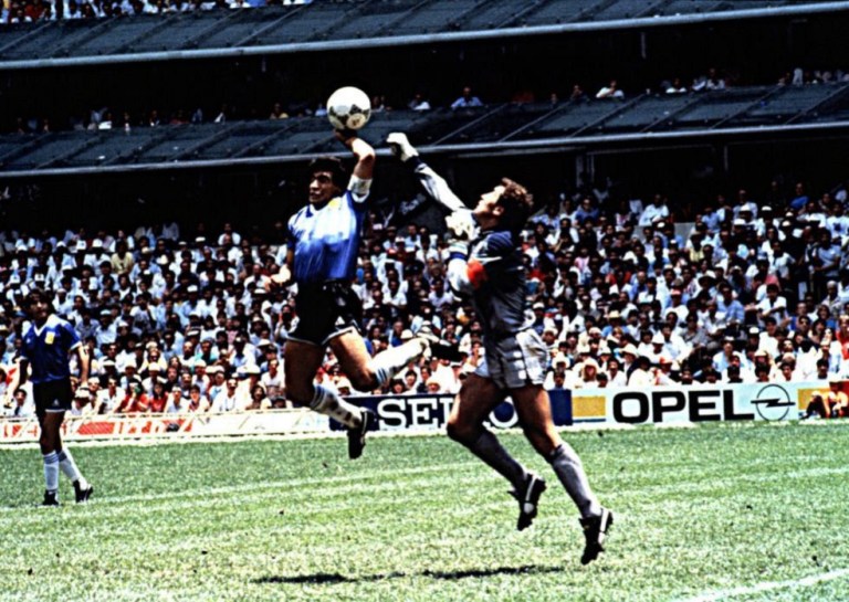 “Lo que no me gusta es que nunca se disculpó”, Peter Shilton sobre la ‘Mano de Dios’