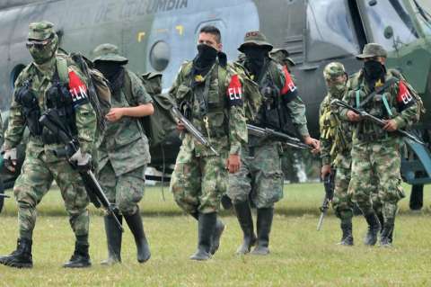 Congresistas de EE.UU. piden cese al fuego bilateral antes de inicio de diálogos con ELN