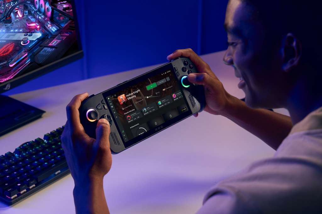 La ROG Xbox Ally X, de color negro, y la ROG Xbox Ally, de color blanco, ya está disponible en Colombia y el mundo.