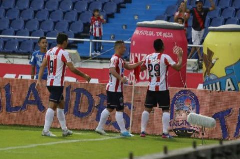 Júnior arrolla al Caldas en el Metro y es líder de la Liga