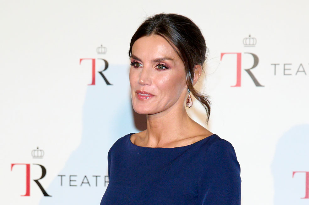 Fotos: La reina Letizia derrochó sensualidad con este vestido azul