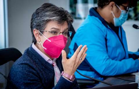 En vivo: Claudia López decreta toque de queda de 8 p. m. a 4 a. m. y mantiene pico y cédula en Bogotá