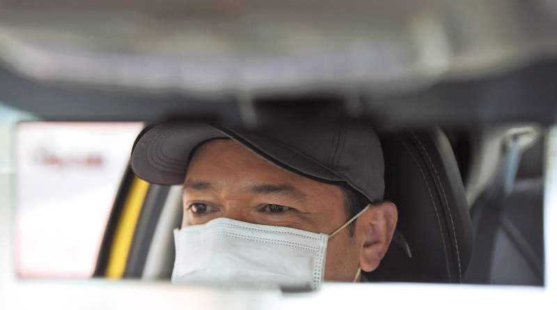 Un carro con ventanas cerradas puede convertirse en un fácil foco de contagio para Covid-19.