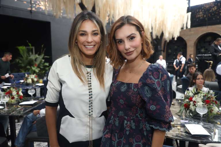 Alexandra Santos y  María Clara Rodríguez