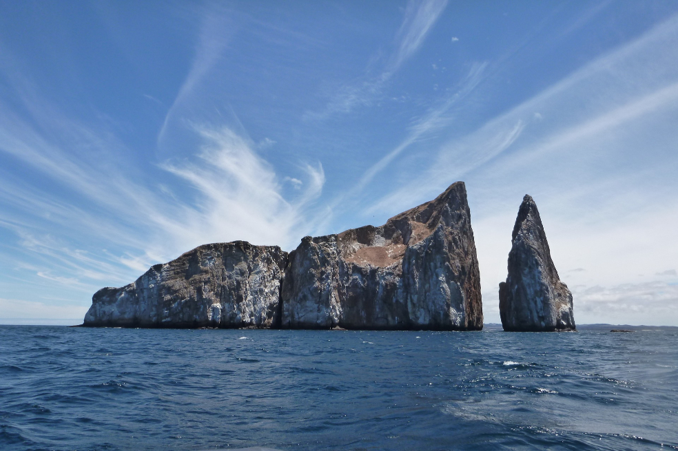 León dormido o Kicker Rock es una de las excursiones de la Isla San Cristóbal en Galápagos.