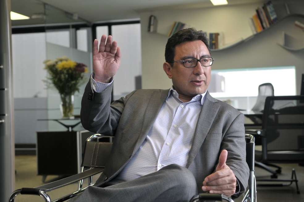 Rehusándose a la idea de que sólo los privados pueden gestionar entidades de manera eficiente, Mauricio Olivera aplicó los
principios de toda buena
empresa en Colpensiones. / Gustavo Torrijos - El Espectador