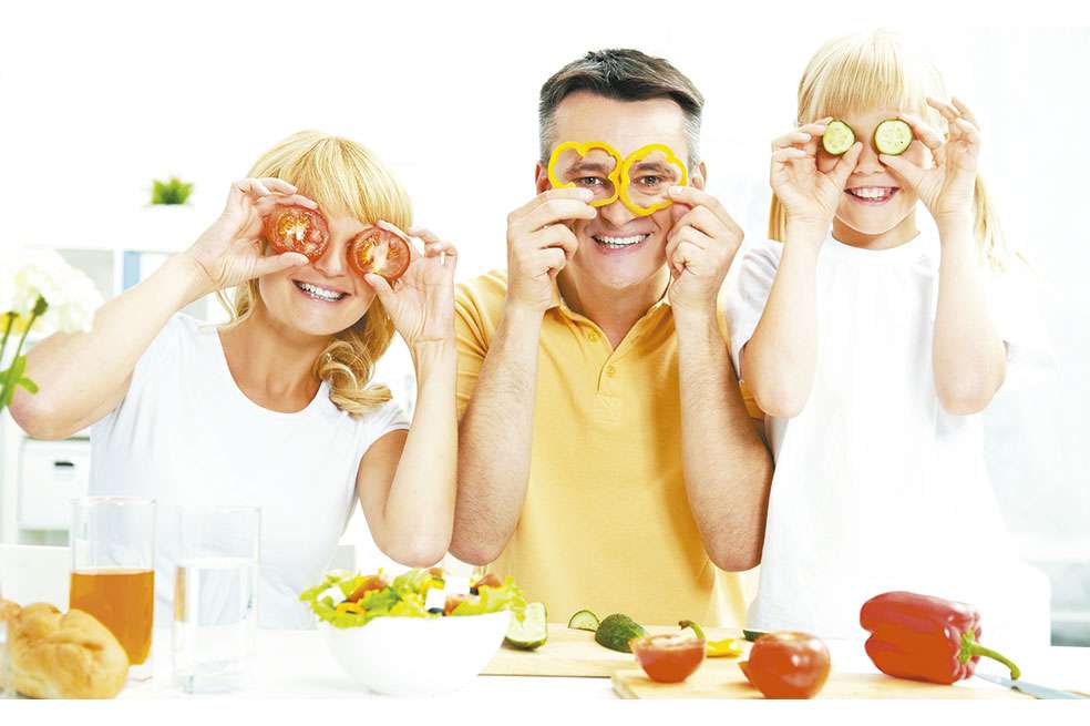 La leche, los pescados, el aceite de oliva, el aguacate, entre otros, son algunos de los alimentos que producen un buen estado de ánimo en las personas. / 123rf