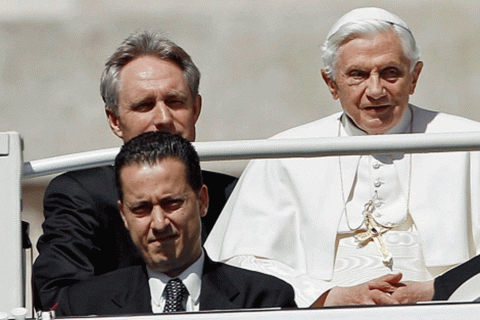 El mayordomo del papa será enjuiciado por robo de documentos