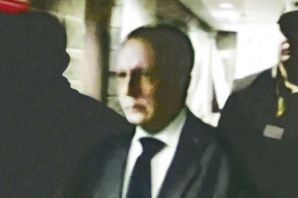 Imagen tomada de Caracol Noticias sobre la reseña de la captura del comisionista de bolsa Carlos Leyton Sinisterra.