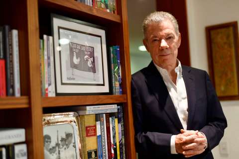 “Ni Petro ni Uribe, necesitamos moderación”: Santos sentó posición sobre 2026
