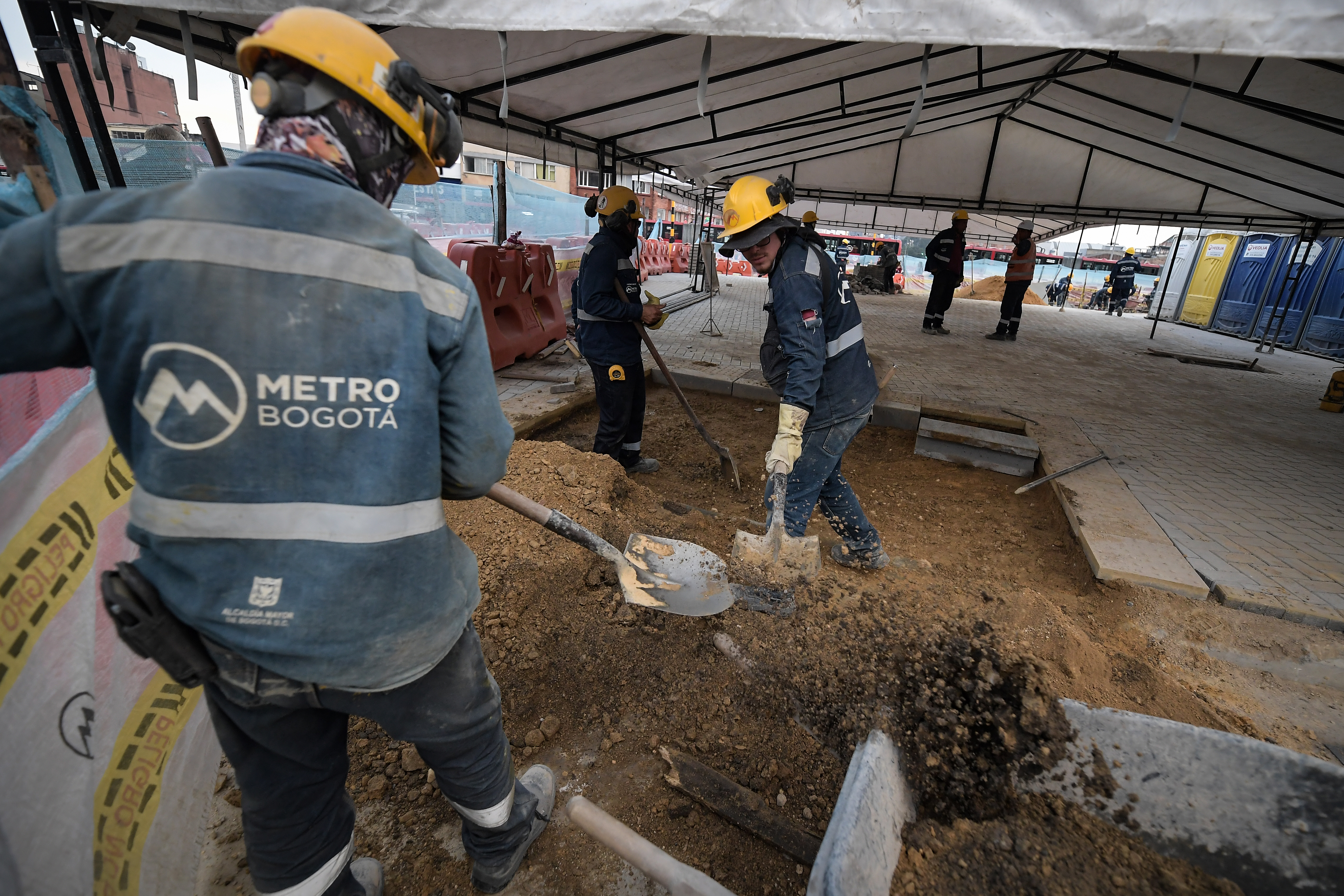 Obras del Metro de Bogotá en la Calle 72 con Avenida Caracas y aspectos del nuevo deprimido de la Calle 72