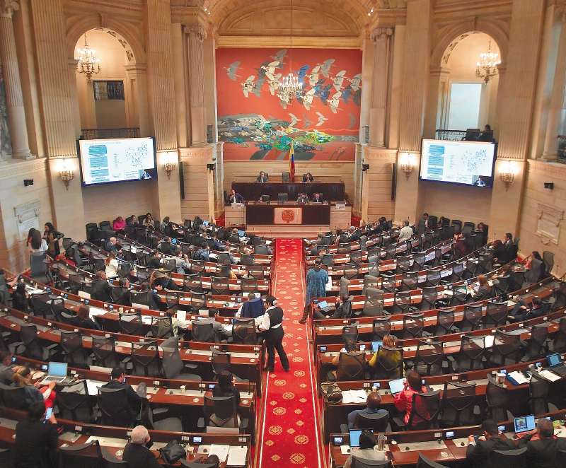 Reforma a la salud comienza discusión en el Congreso.