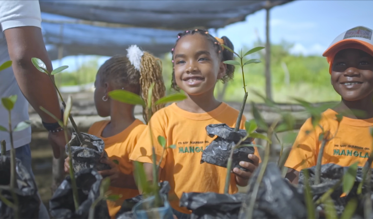 Educación ambiental para la conservación y restauración ambiental en Colombia